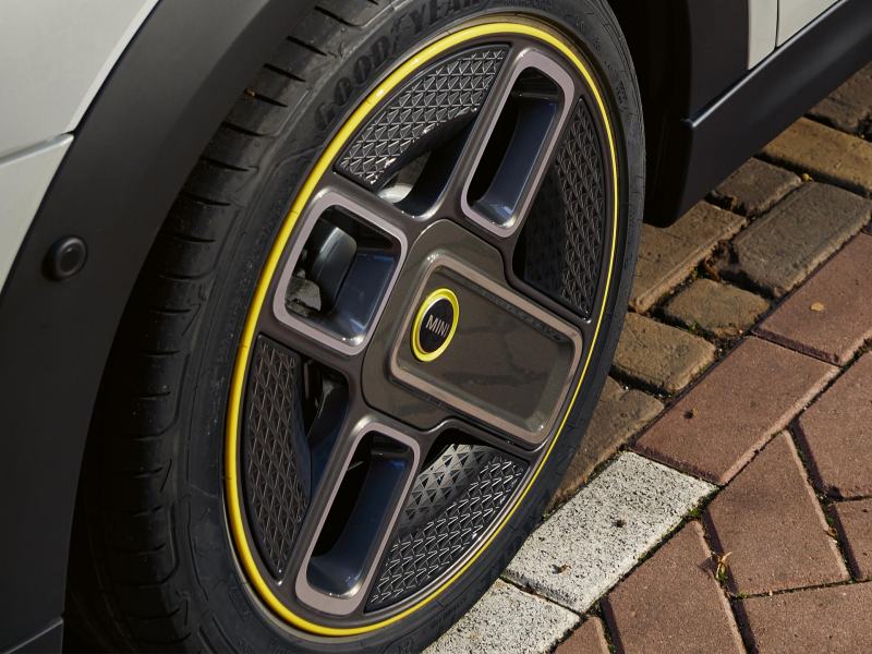 model ban dari mobil mini cooper electric