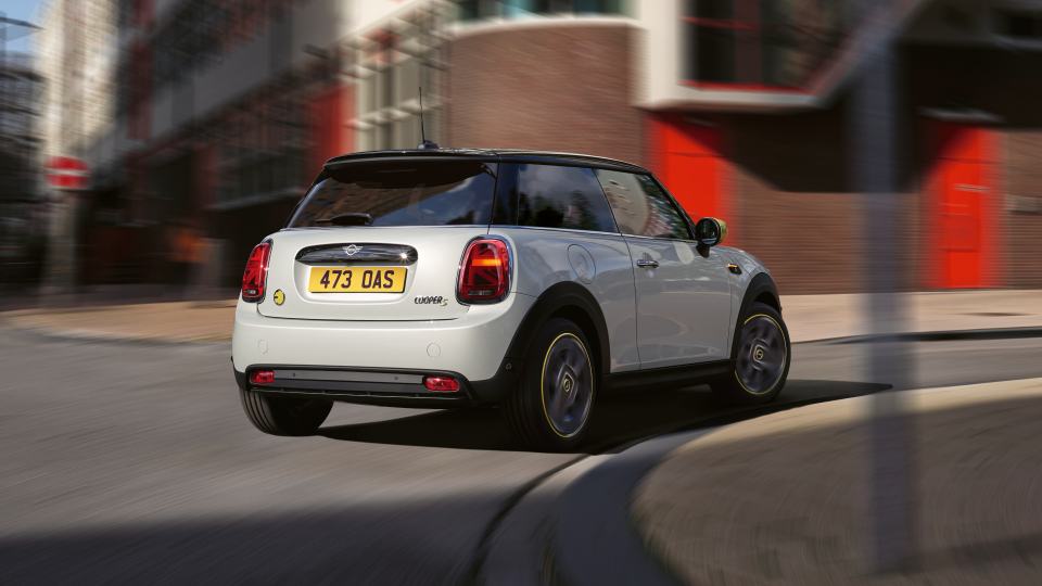 Pajak MINI Cooper