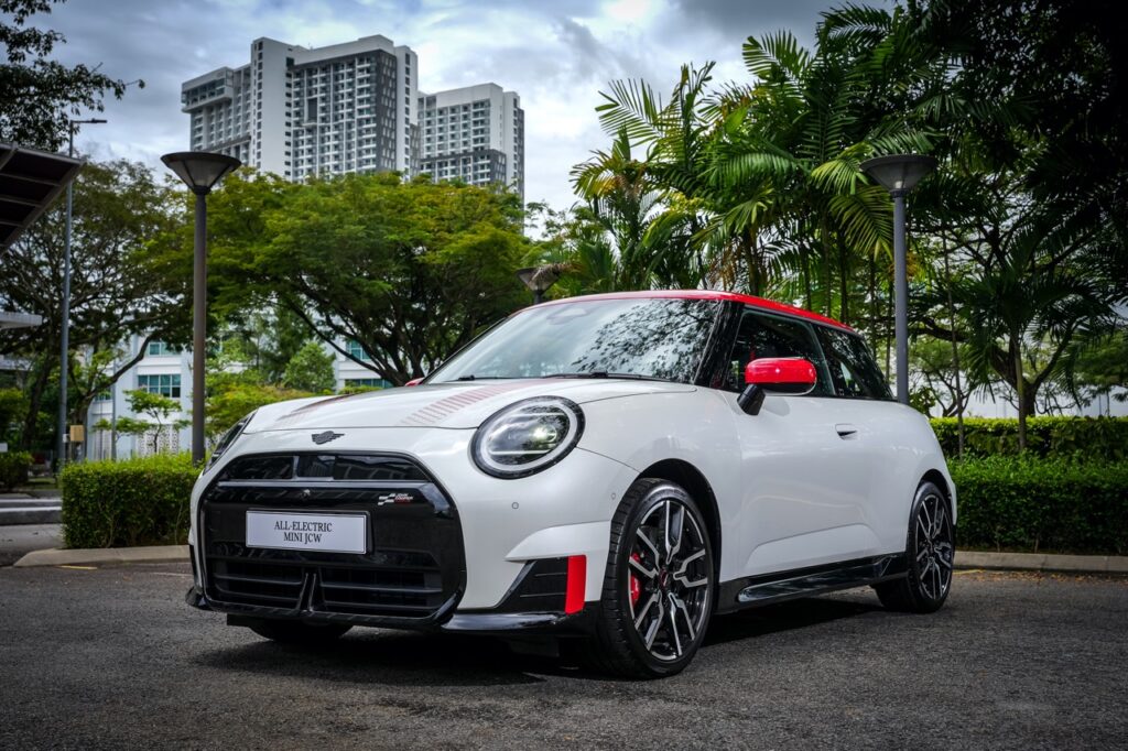All New MINI SE JCW